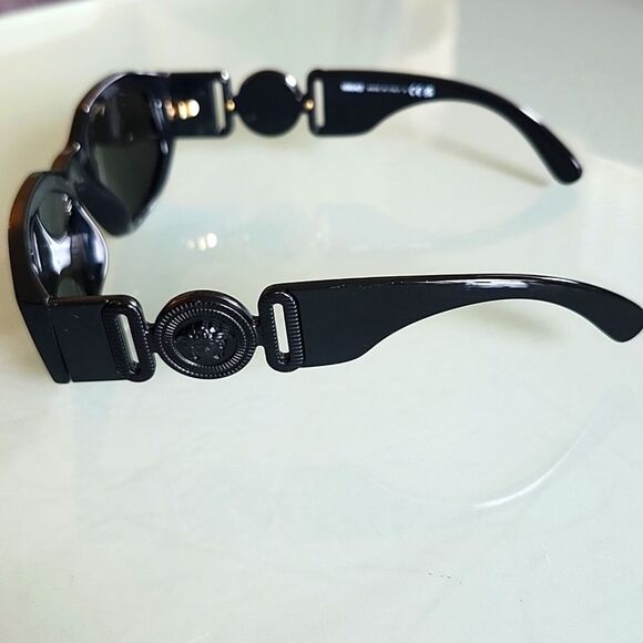 Versace Medusa Biggie Sunglasses - Picture 5 of 11